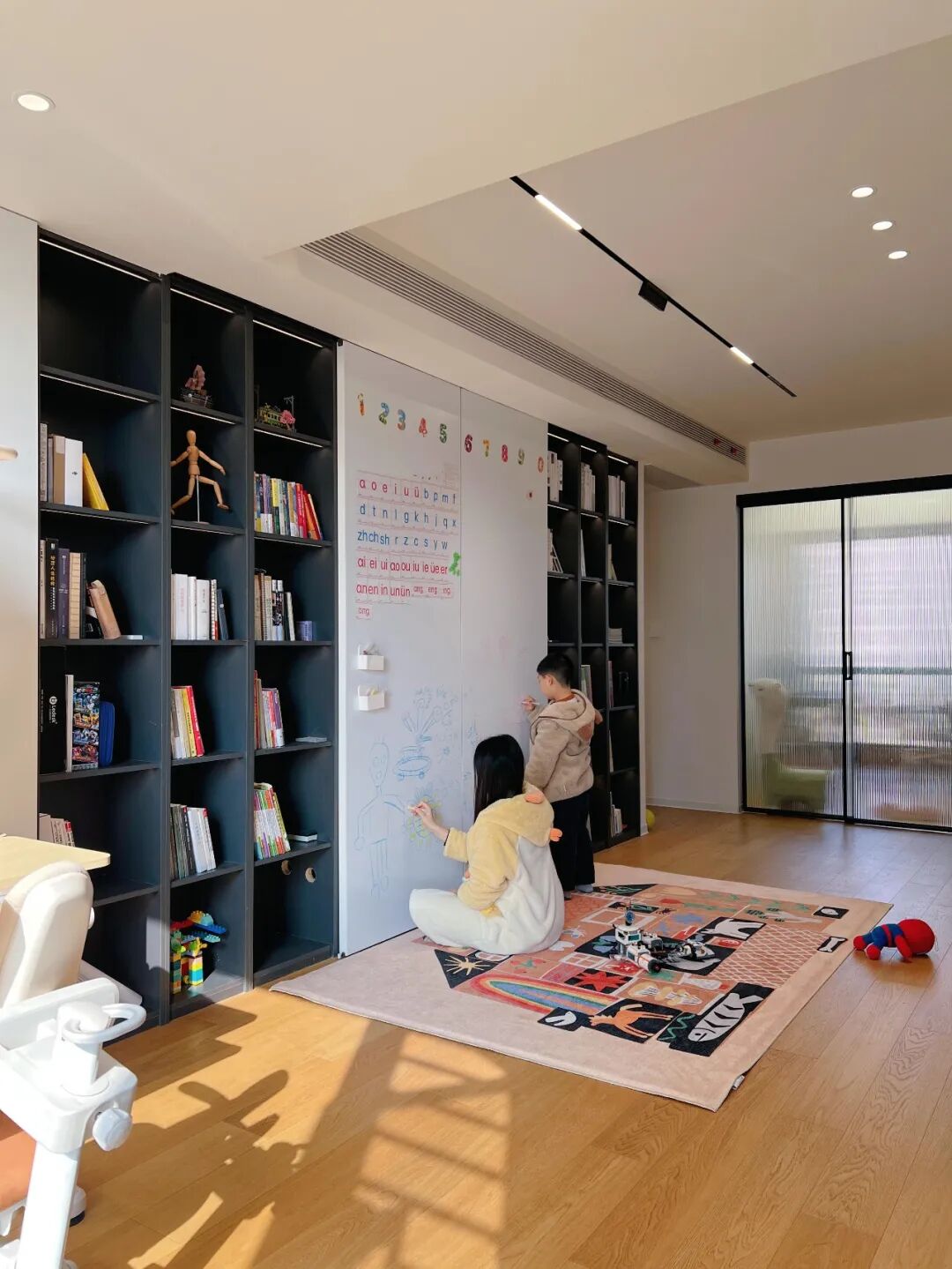 Có một kiểu hạnh phúc rất “đời thường”: 8 chi tiết thiết kế nhỏ giúp ngôi nhà sống càng lâu càng thấy dễ chịu- Ảnh 5.