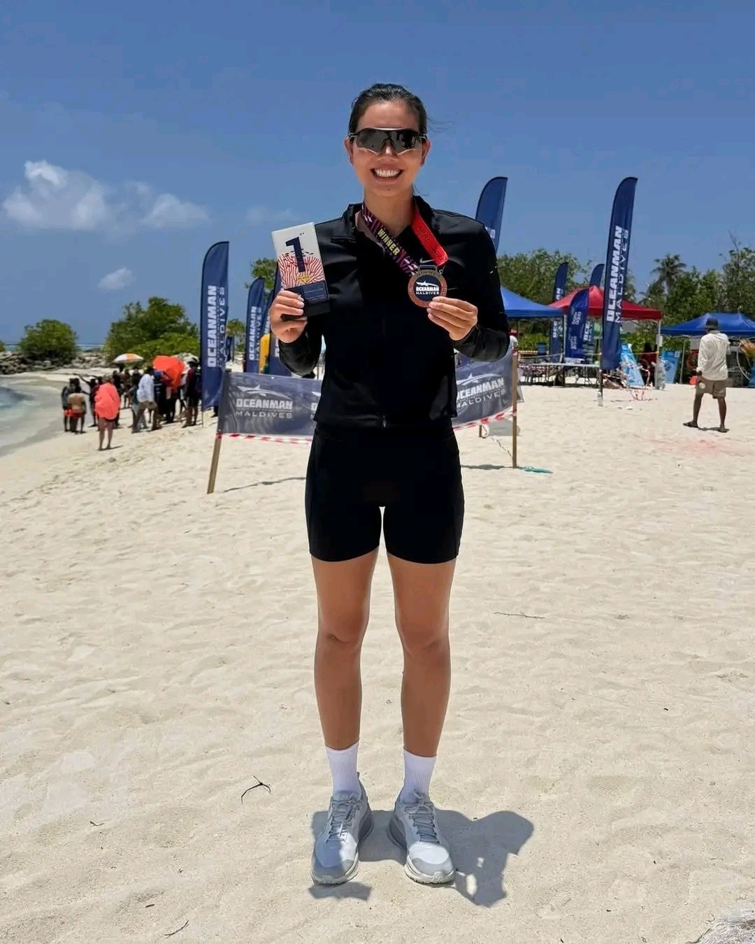 Ánh Viên gây 'chấn động' châu lục, vô địch bơi biển 10km, bơi khoẻ ngang VĐV nam giỏi nhất- Ảnh 1.