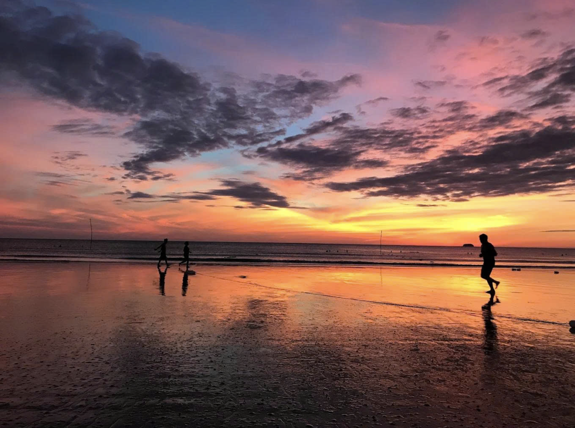 Hiện tượng lạ du lịch miền Trung: Tọa độ bí ẩn hút 80 vạn khách chỉ trong 3 tháng nhờ cảnh đẹp nguyên sơ mà chi phí rẻ giật mình!- Ảnh 1.