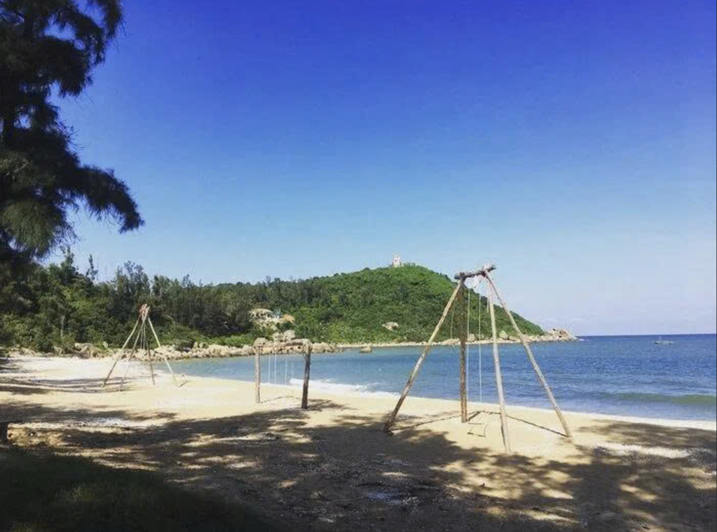 Hiện tượng lạ du lịch miền Trung: Tọa độ bí ẩn hút 80 vạn khách chỉ trong 3 tháng nhờ cảnh đẹp nguyên sơ mà chi phí rẻ giật mình!- Ảnh 5.