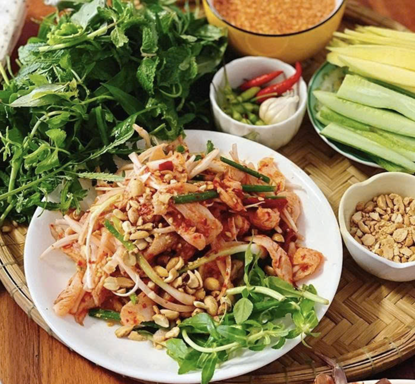 Hiện tượng lạ du lịch miền Trung: Tọa độ bí ẩn hút 80 vạn khách chỉ trong 3 tháng nhờ cảnh đẹp nguyên sơ mà chi phí rẻ giật mình!- Ảnh 9.