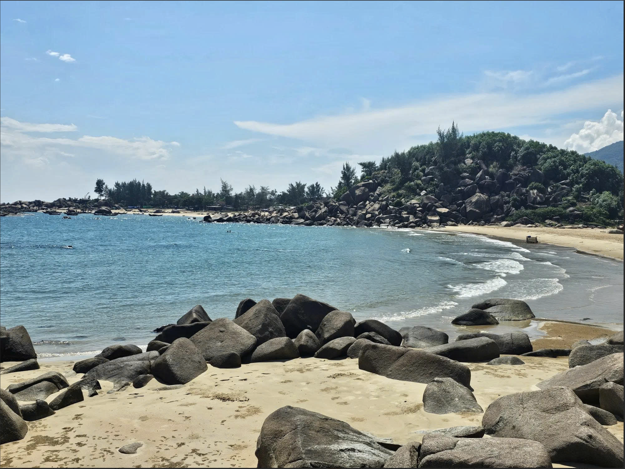 Hiện tượng lạ du lịch miền Trung: Tọa độ bí ẩn hút 80 vạn khách chỉ trong 3 tháng nhờ cảnh đẹp nguyên sơ mà chi phí rẻ giật mình!- Ảnh 12.