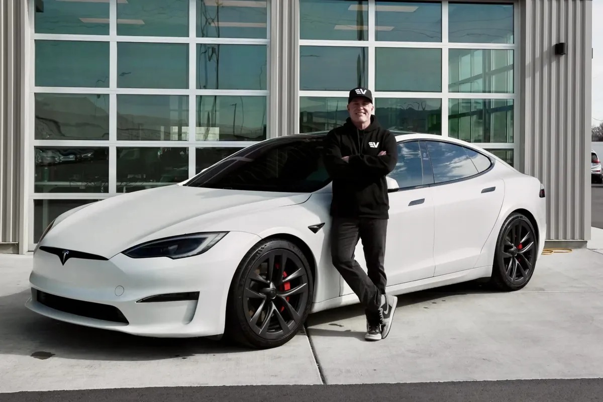 Tại nền kinh tế lớn nhất thế giới, doanh số xe điện mới lao dốc, xe cũ lại 'cháy hàng': Người dân chọn bài toán chi phí thay vì công nghệ - Ảnh 2.