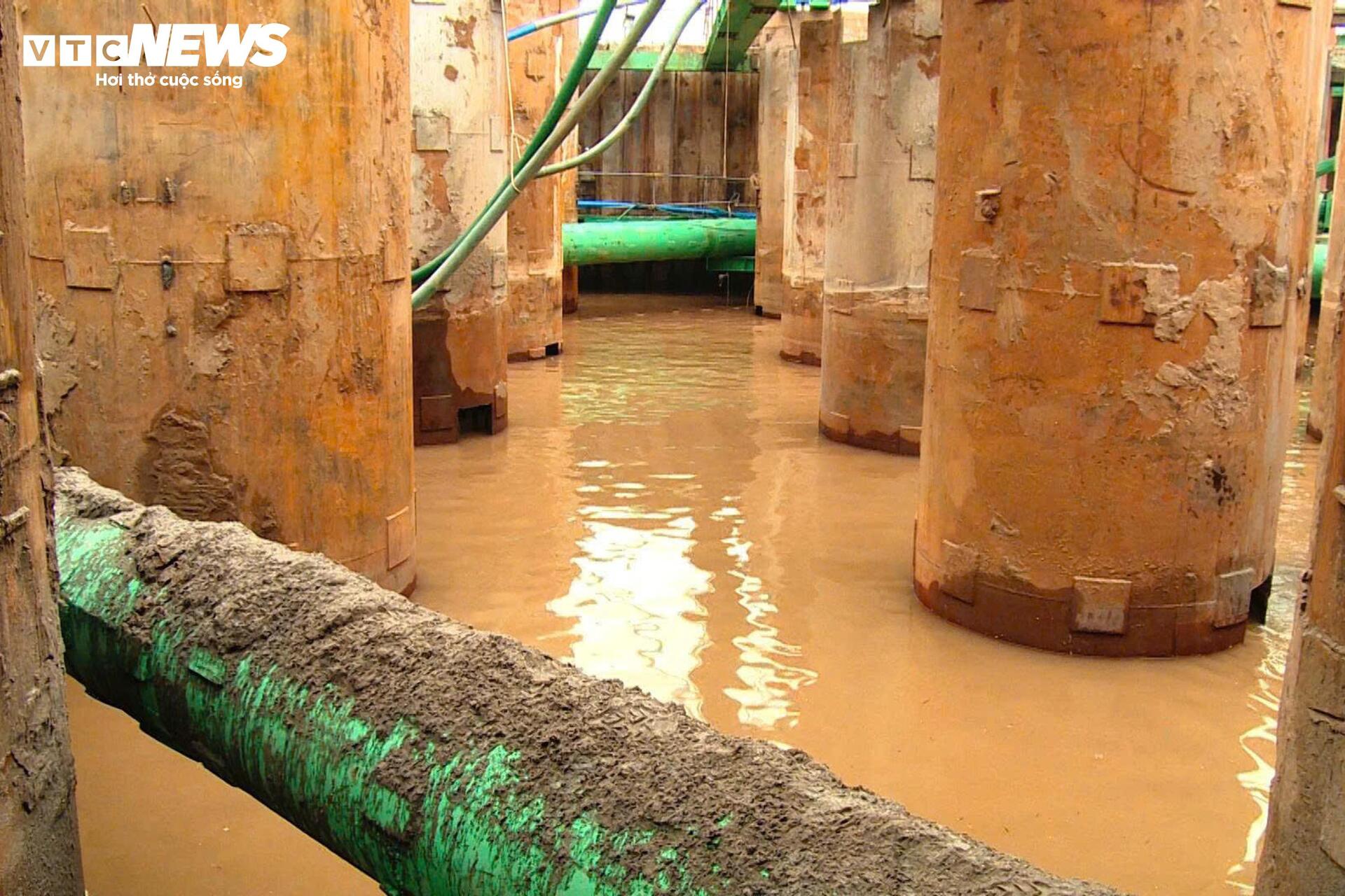 Đại công trường cầu Tứ Liên bắc qua sông Hồng sau gần 1 năm thi công- Ảnh 8.