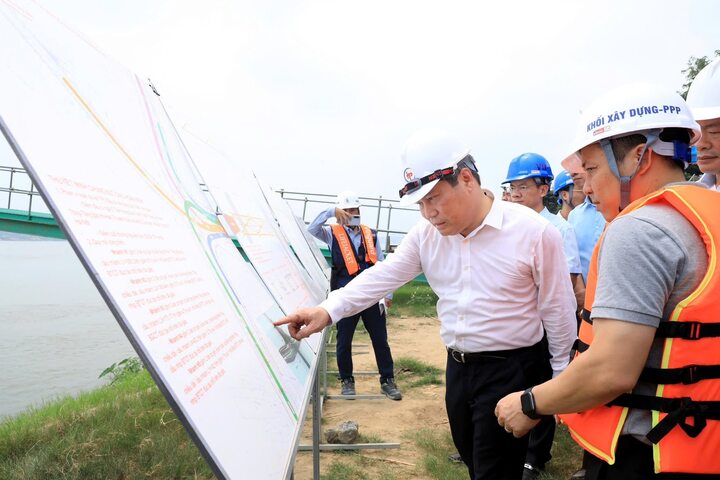 Chủ tịch Hà Nội yêu cầu đưa cầu Tứ Liên, Trần Hưng Đạo vào khai thác quý II/2027- Ảnh 1.