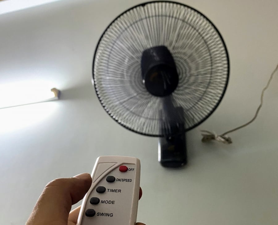 Bật điều hòa 1 đêm hết bao nhiêu tiền điện? EVN có câu trả lời- Ảnh 2.