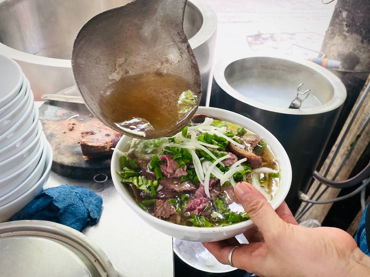 Món ăn Việt Nam gây ấn tượng với 21 triệu du khách, từng được cựu Tổng thống Mỹ Bill Clinton thưởng thức- Ảnh 4.