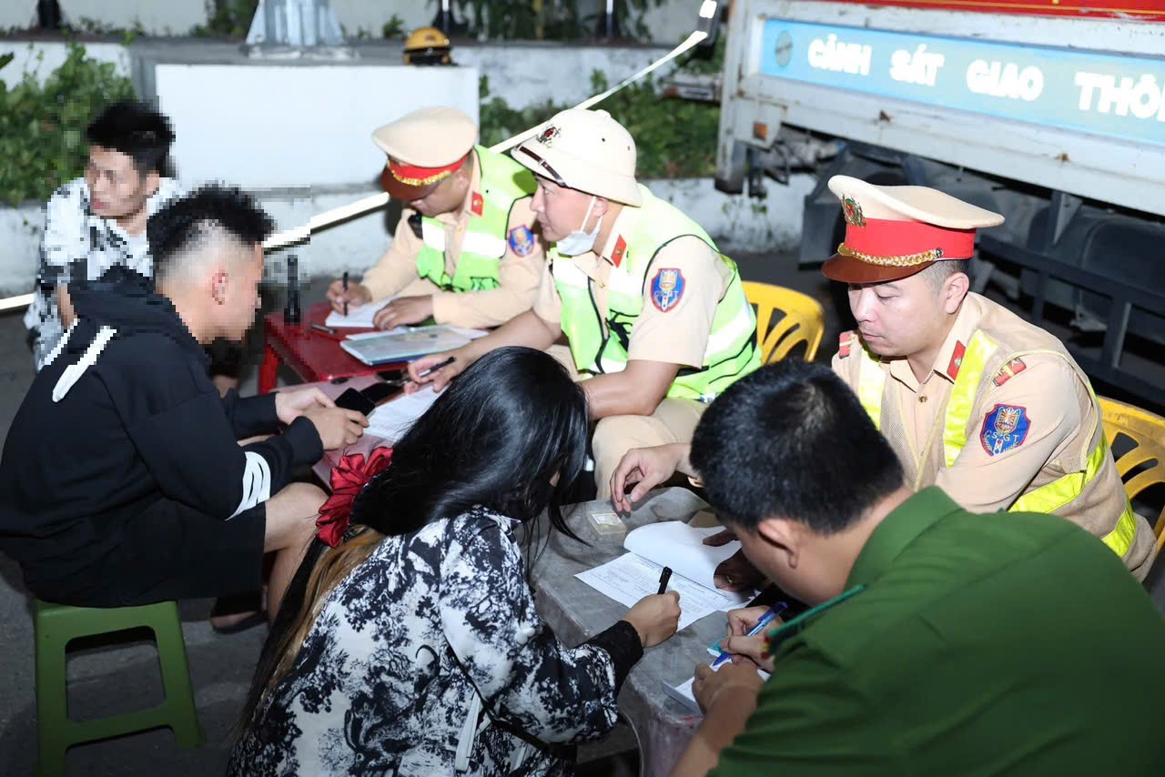 Cục CSGT nói về tin đồn "tăng mức xử phạt vi phạm giao thông" - Ảnh 1.