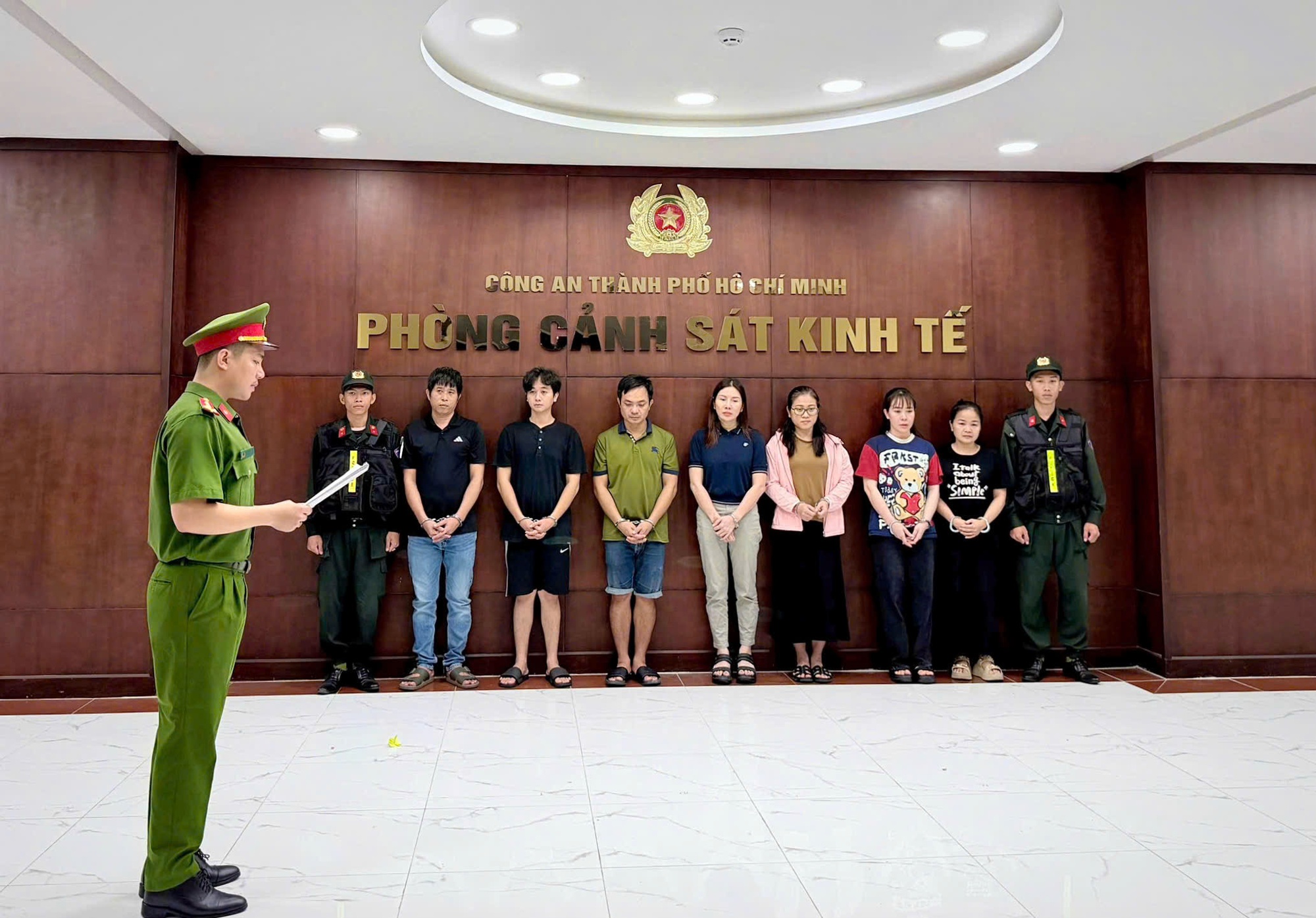 Hình ảnh một vụ án lớn Công an TPHCM vừa triệt phá - Ảnh 2.