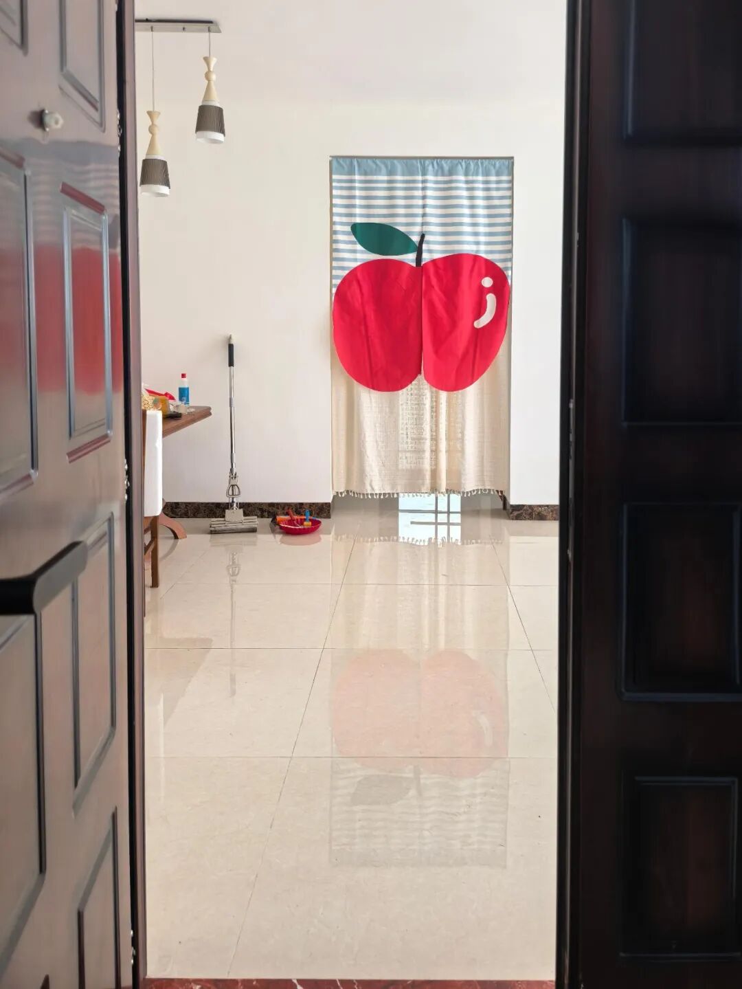 Mở cửa thấy 7 thứ này: Không chỉ xấu phong thủy mà còn ảnh hưởng trực tiếp đến chất lượng sống - Ảnh 4.