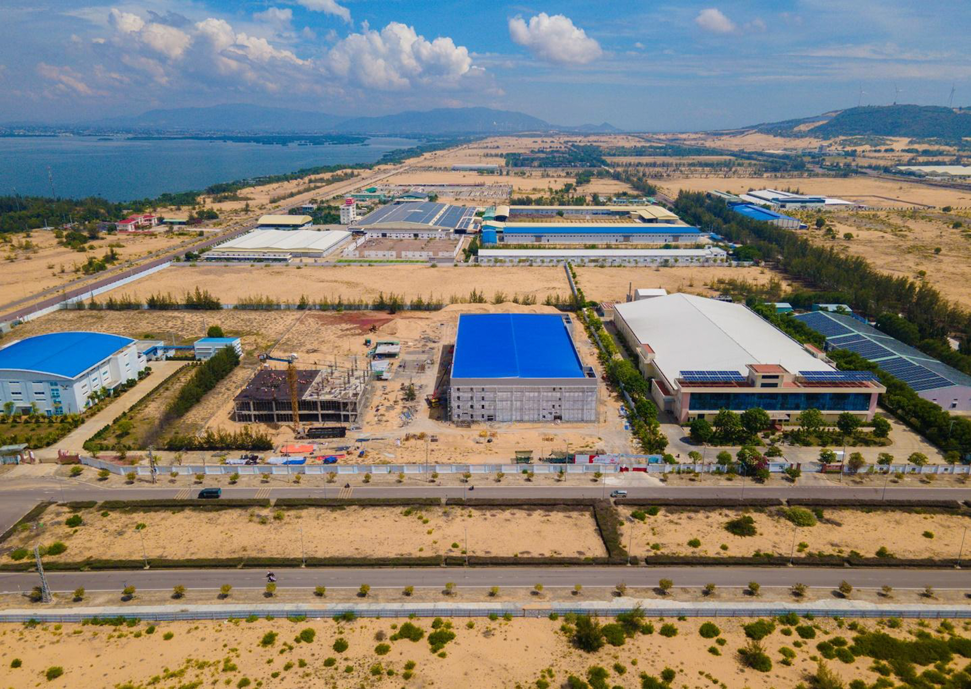 3 cây cầu vượt biển dài nhất Việt Nam: Nơi mở cửa cho nhà máy Vinfast, nơi hút về tỷ USD, nơi “đánh thức” thị trường địa ốc - Ảnh 5.