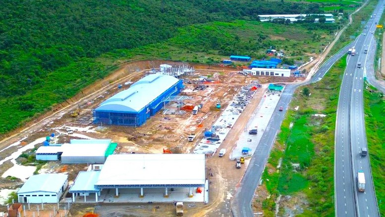 Tăng tốc thi công, hoàn thành các trạm dừng nghỉ cao tốc Bắc-Nam để phục vụ người dân dịp 30/4- Ảnh 1.