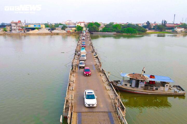 Cầu phao 30 năm tuổi ở Ninh Bình 'oằn mình' gánh tải chờ ngày được thay thế- Ảnh 4.