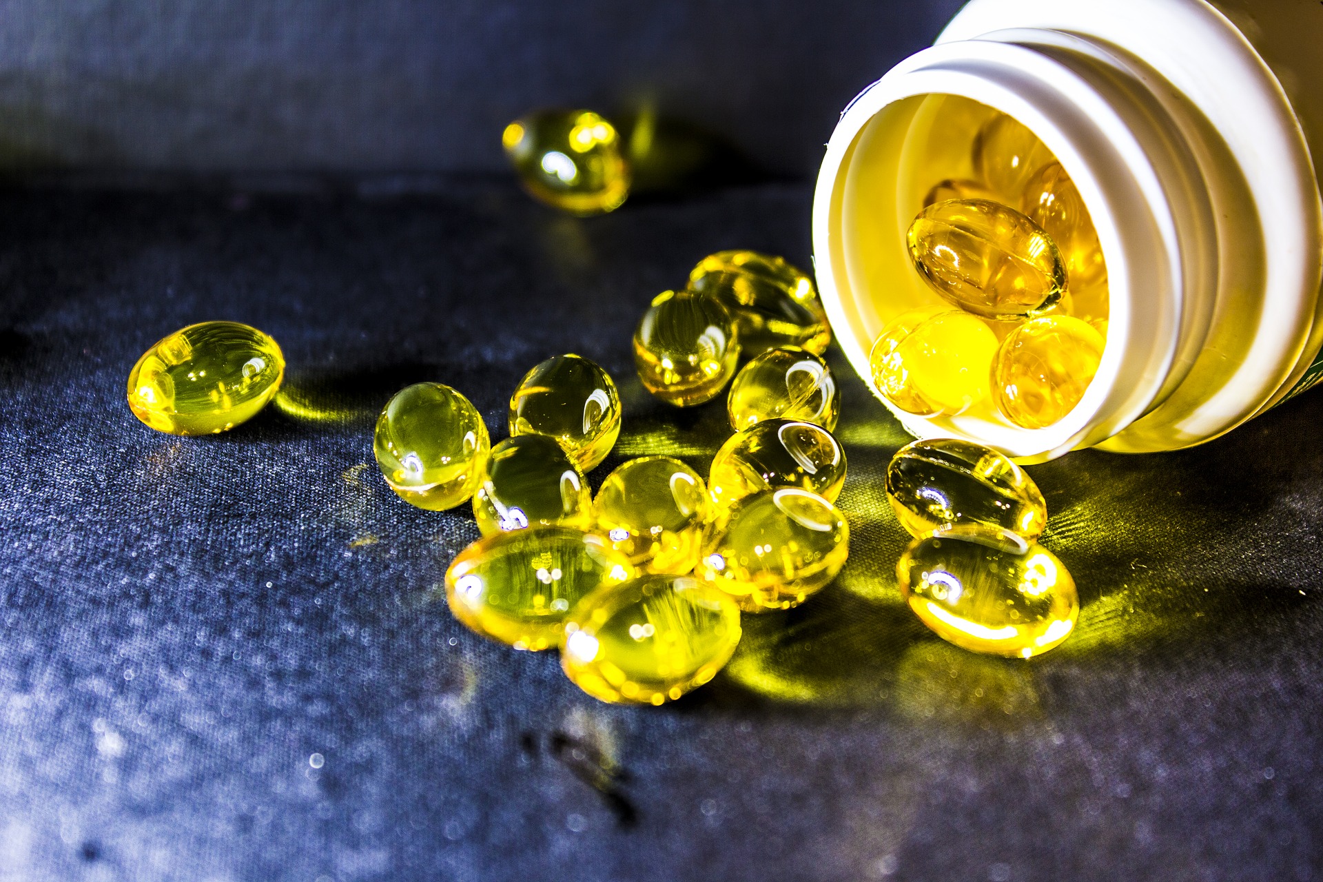 Vì sao không phải ai cũng nên uống omega-3? Bác sĩ Bệnh viện Bạch Mai giải thích - Ảnh 3.