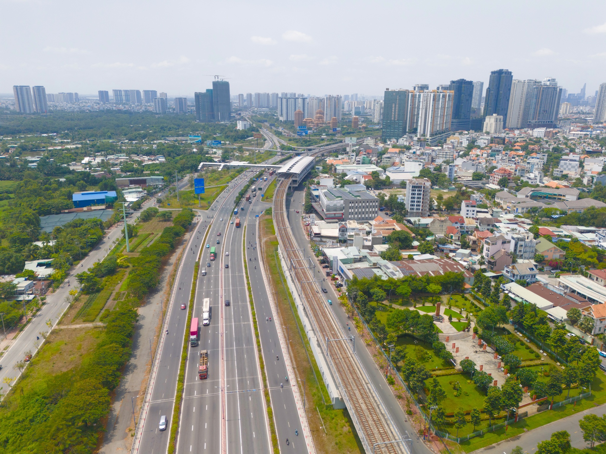 Cận cảnh đại lộ ở TPHCM sắp được rót 3.500 tỉ đồng nâng cấp- Ảnh 6. Cận cảnh đại lộ ở TPHCM sắp được rót 3.500 tỉ đồng nâng cấp- Ảnh 6.