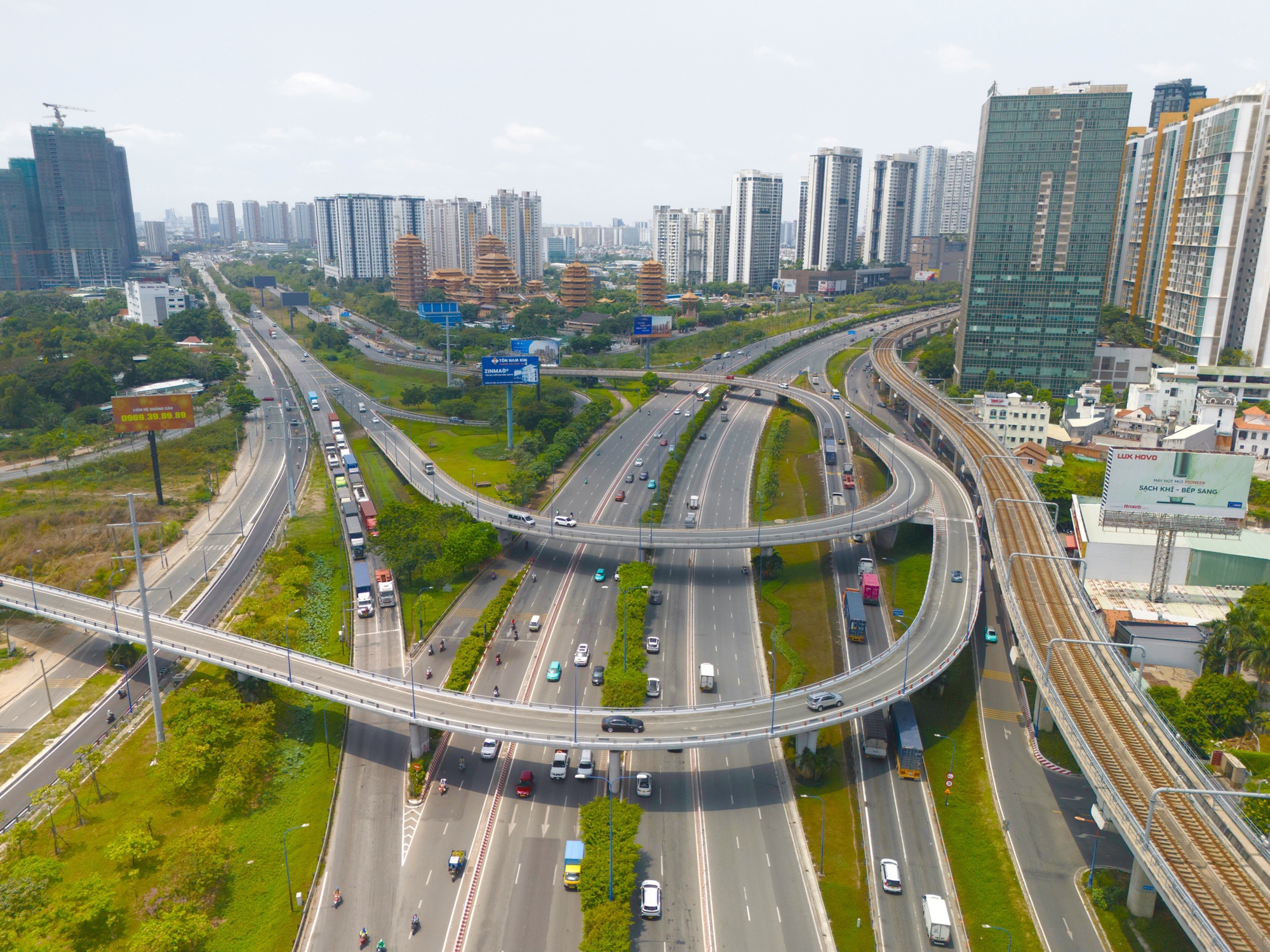 Cận cảnh đại lộ ở TPHCM sắp được rót 3.500 tỉ đồng nâng cấp- Ảnh 2. Cận cảnh đại lộ ở TPHCM sắp được rót 3.500 tỉ đồng nâng cấp- Ảnh 2.