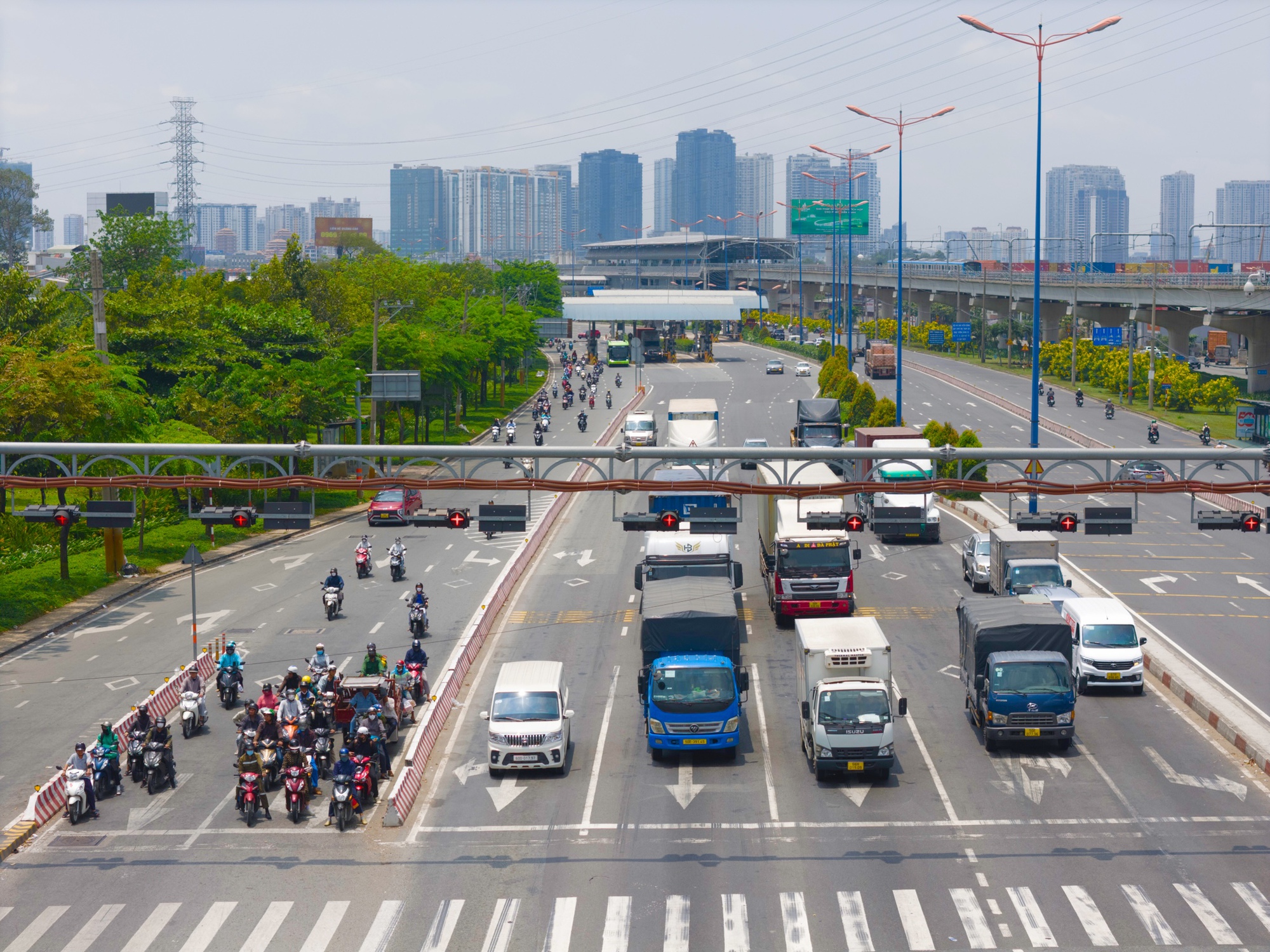 Cận cảnh đại lộ ở TPHCM sắp được rót 3.500 tỉ đồng nâng cấp- Ảnh 4. Cận cảnh đại lộ ở TPHCM sắp được rót 3.500 tỉ đồng nâng cấp- Ảnh 4.