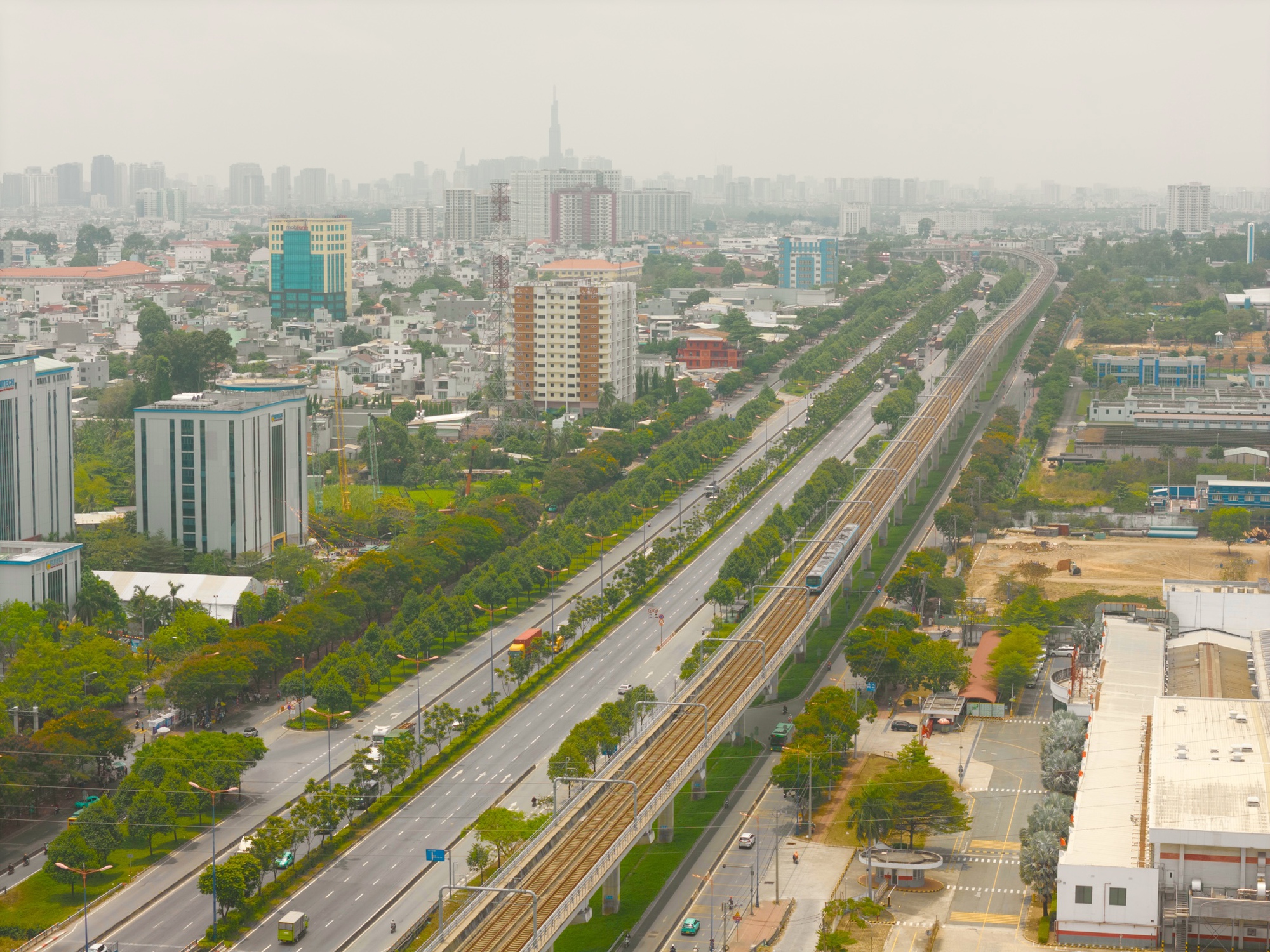 Cận cảnh đại lộ ở TPHCM sắp được rót 3.500 tỉ đồng nâng cấp- Ảnh 3. Cận cảnh đại lộ ở TPHCM sắp được rót 3.500 tỉ đồng nâng cấp- Ảnh 3.