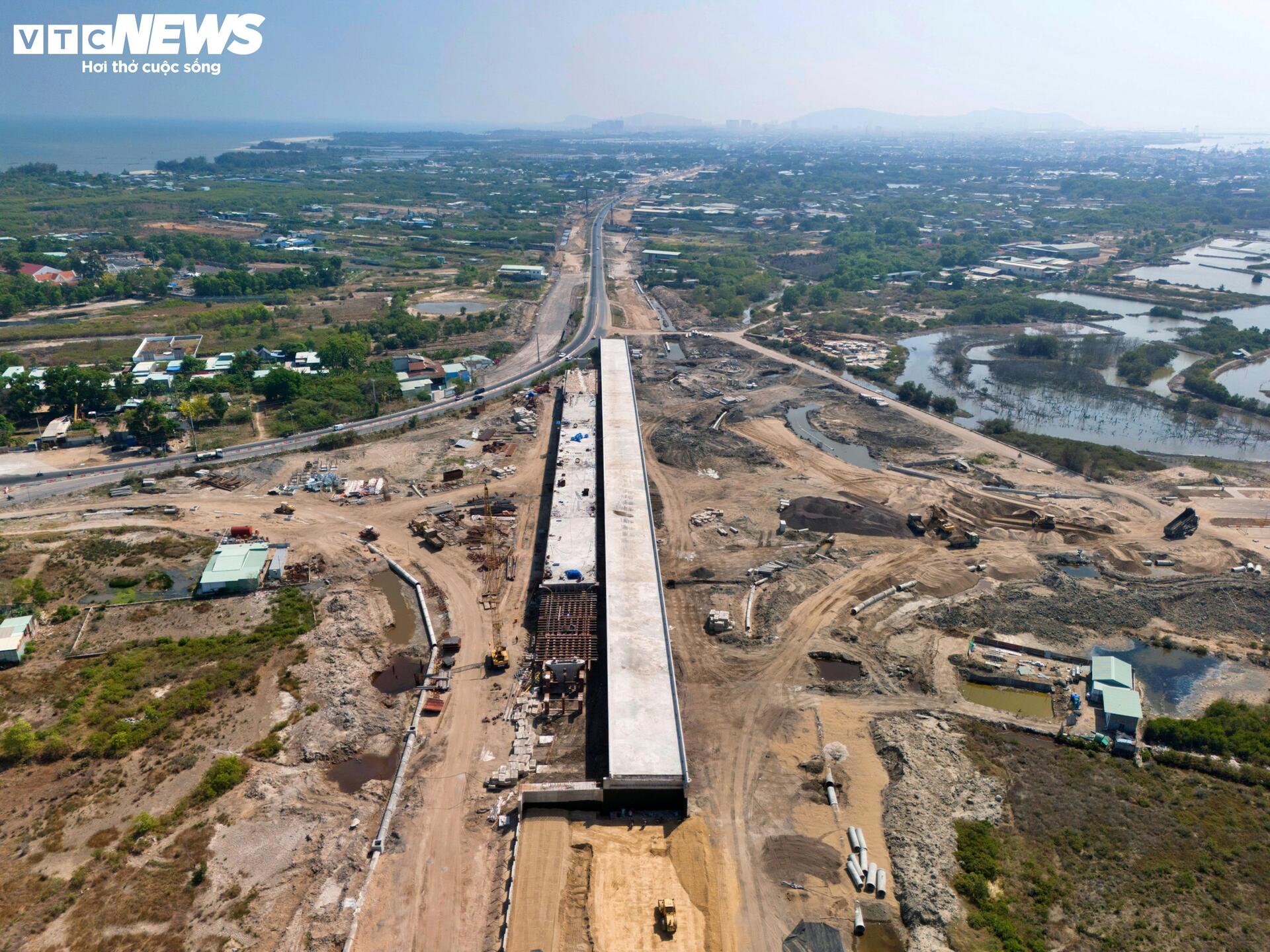 Tăng tốc thi công đường 13.900 tỷ nối cao tốc Biên Hòa ra biển TP.HCM- Ảnh 10.