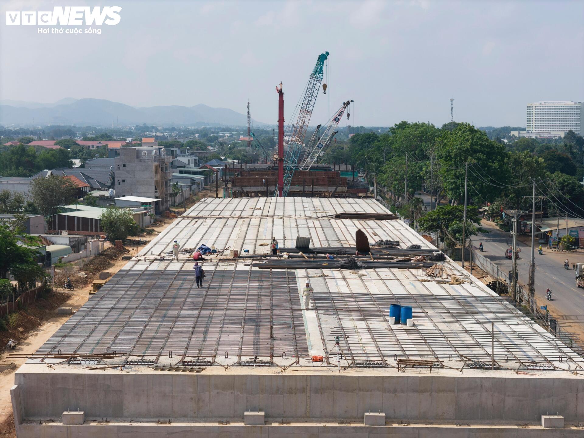 Tăng tốc thi công đường 13.900 tỷ nối cao tốc Biên Hòa ra biển TP.HCM- Ảnh 12.