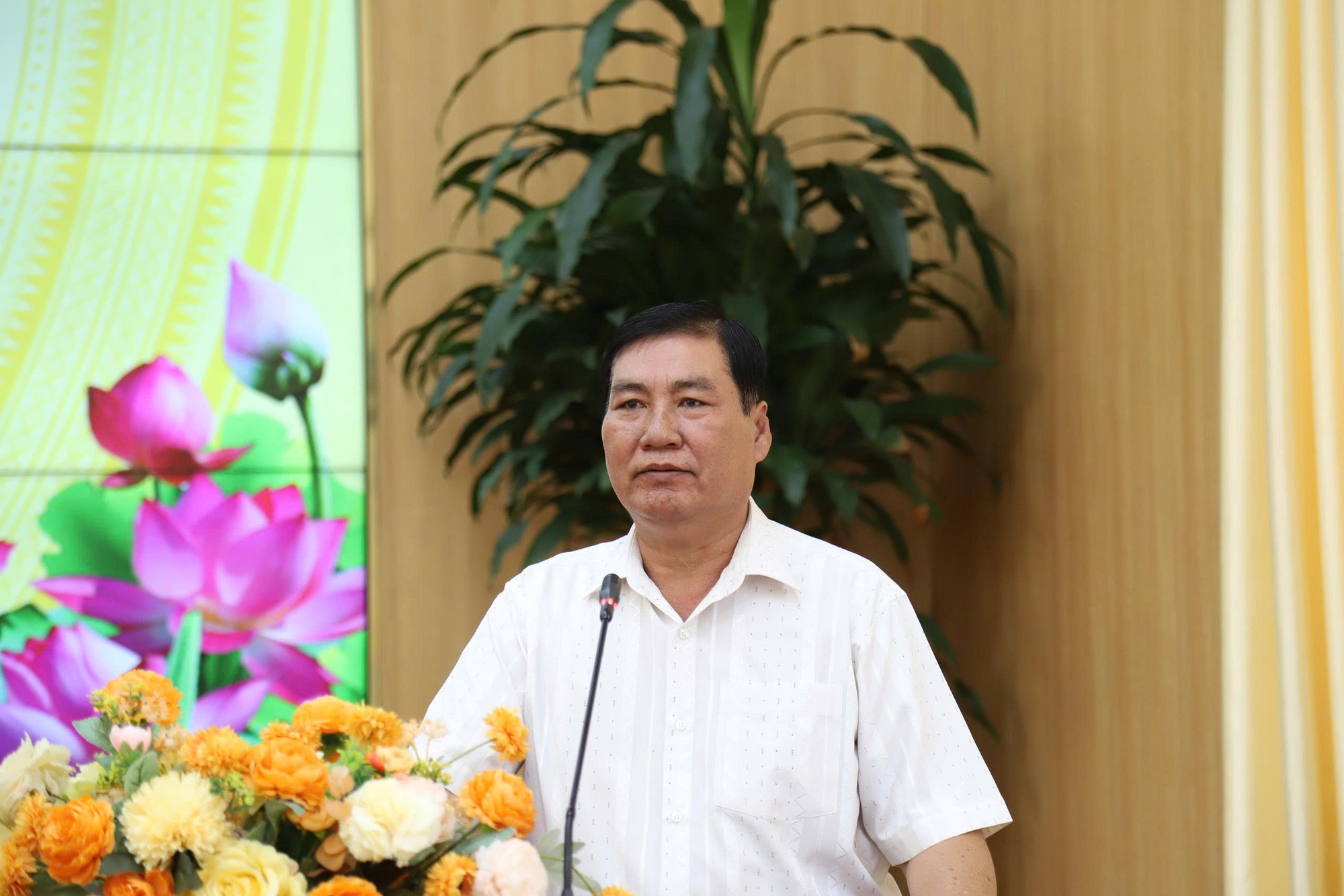 Xăng dầu tăng giá nhưng dịch vụ không giảm , nông dân chịu áp lực chi phí sản xuất - Ảnh 1.