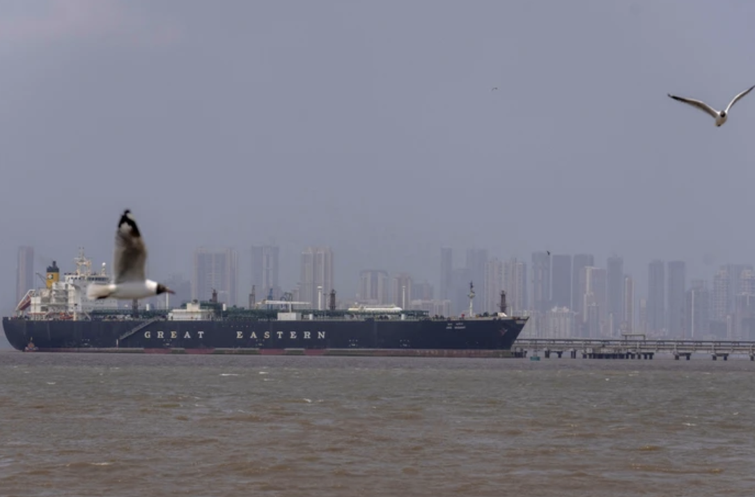 Tự tin về Hormuz, Mỹ chuẩn bị tung chiến dịch "Cơn thịnh nộ kinh tế" nhắm vào Iran - Ảnh 1.