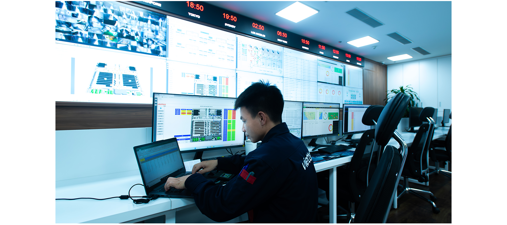 CEO Viettel IDC Lê Bá Tân: "Muốn làm AI, hãy bắt đầu từ hạ tầng dữ liệu"- Ảnh 9. CEO Viettel IDC Lê Bá Tân: "Muốn làm AI, hãy bắt đầu từ hạ tầng dữ liệu"- Ảnh 9.