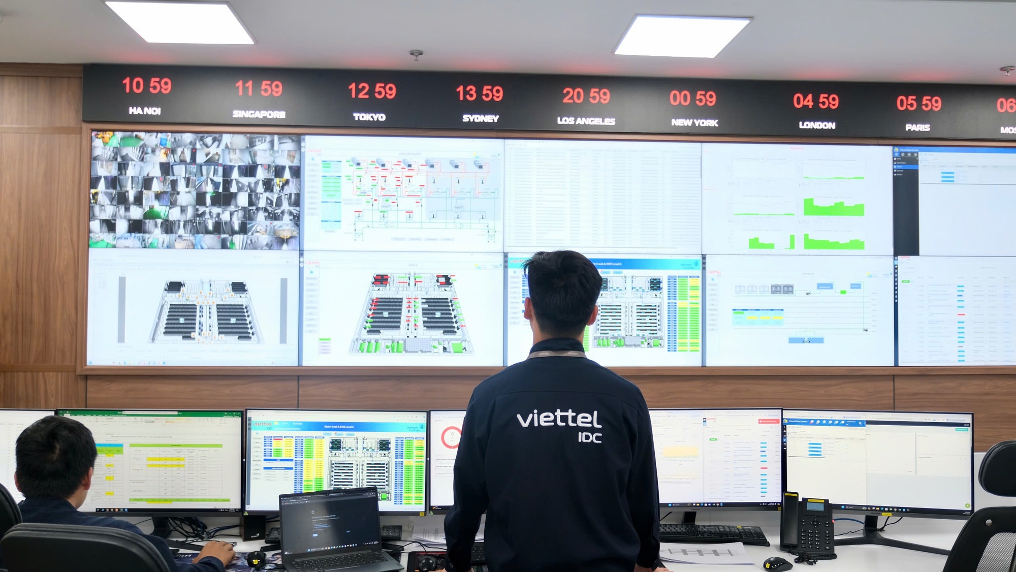 CEO Viettel IDC Lê Bá Tân: "Muốn làm AI, hãy bắt đầu từ hạ tầng dữ liệu"- Ảnh 5. CEO Viettel IDC Lê Bá Tân: "Muốn làm AI, hãy bắt đầu từ hạ tầng dữ liệu"- Ảnh 5.