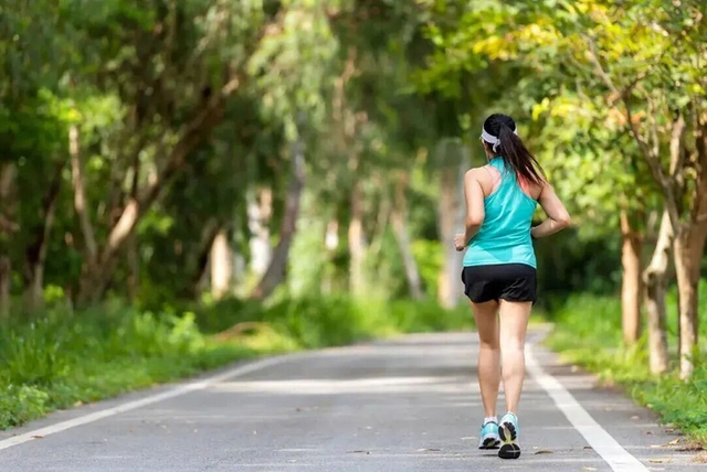 Công thức trường thọ mới nhất được tiết lộ: Làm 3 việc mỗi ngày có thể kéo dài tuổi thọ gần 10 năm- Ảnh 4.