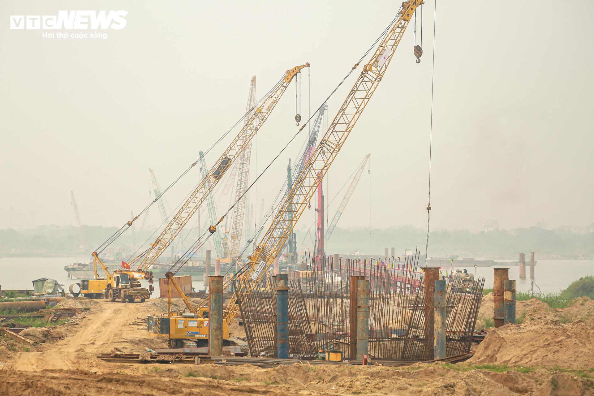 Cận cảnh công trường cầu Thượng Cát 8 làn xe vượt sông Hồng- Ảnh 11.