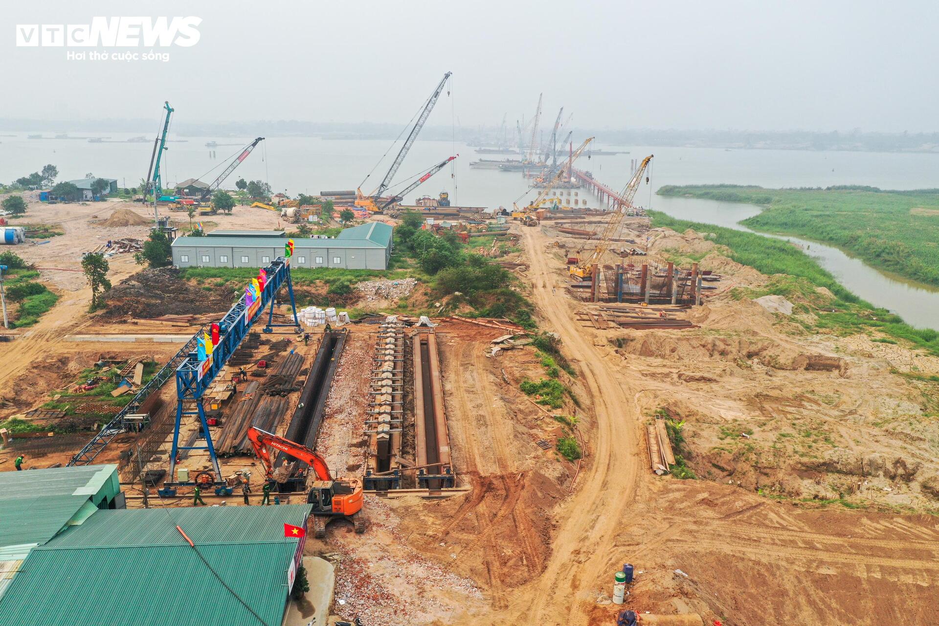 Cận cảnh công trường cầu Thượng Cát 8 làn xe vượt sông Hồng- Ảnh 12.