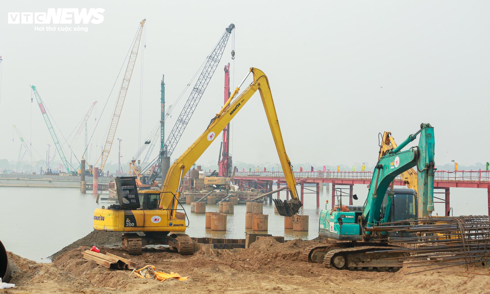 Cận cảnh công trường cầu Thượng Cát 8 làn xe vượt sông Hồng- Ảnh 8.