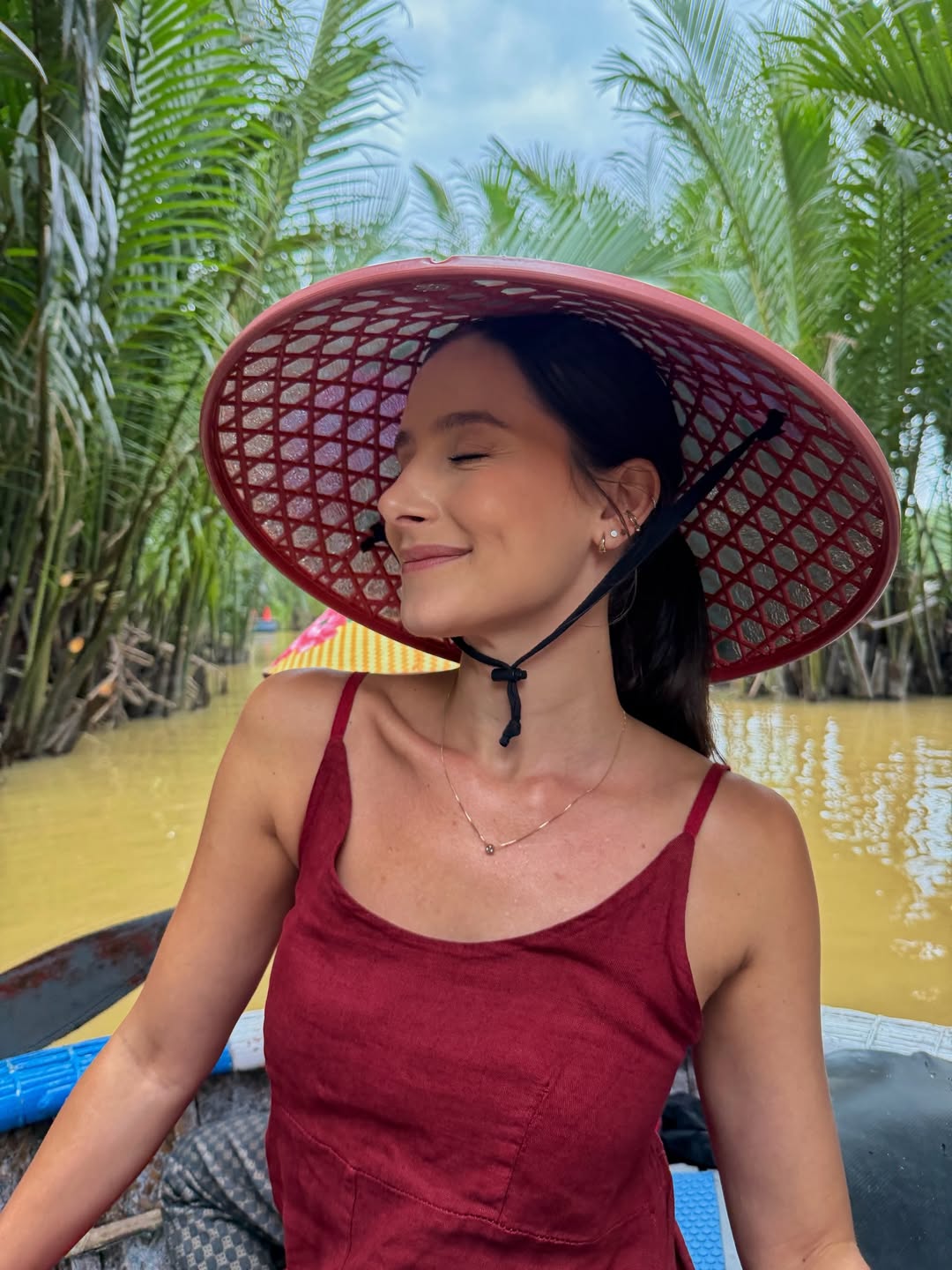 Khách Tây xếp hàng trải nghiệm "miền Tây giữa lòng phố cổ": Bộ môn thuyền thúng hot nhất hè này- Ảnh 6.