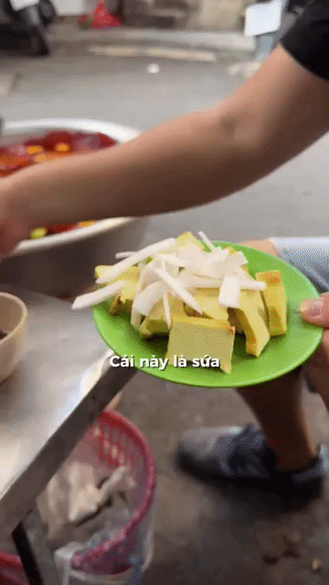 Khách Hàn chi 50.000 xử gọn sứa đỏ mắm tôm và chả rươi khiến dân tình ngả mũ bái phục- Ảnh 3.