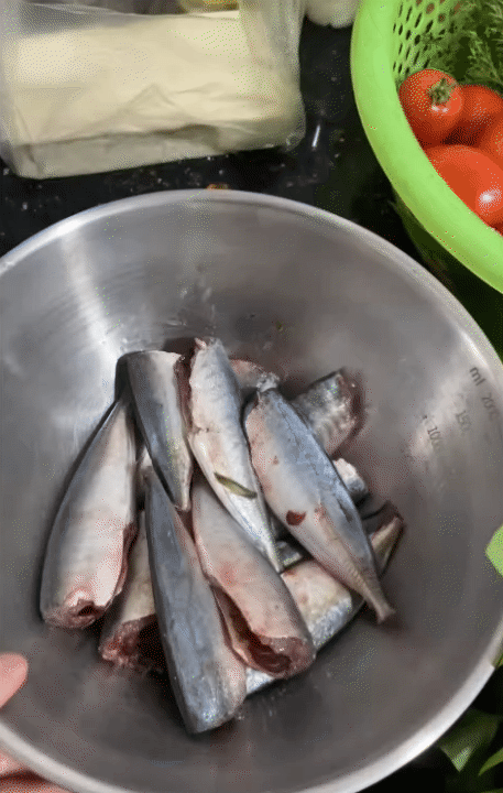 Chi tiêu tiết kiệm 200.000 đồng cho cả tuần ở Hà Nội: Bữa cơm gia đình đầy ý nghĩa - Ảnh 22.