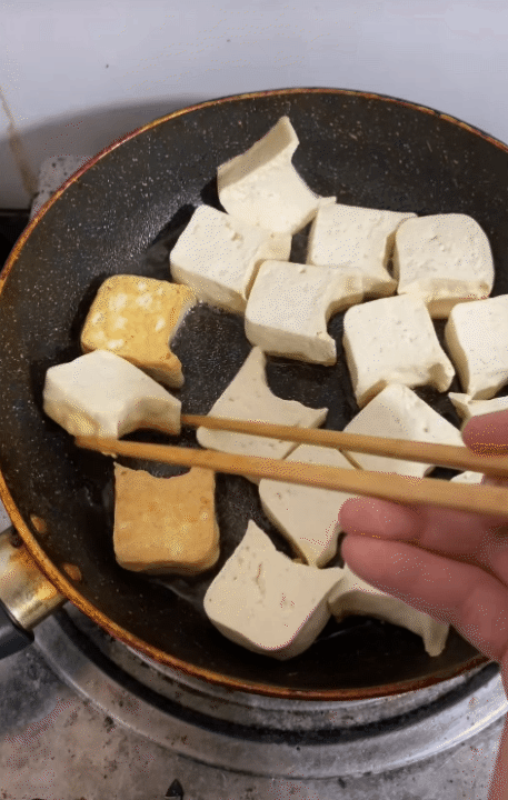 Chi tiêu tiết kiệm 200.000 đồng cho cả tuần ở Hà Nội: Bữa cơm gia đình đầy ý nghĩa - Ảnh 23.