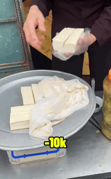 Chi tiêu tiết kiệm 200.000 đồng cho cả tuần ở Hà Nội: Bữa cơm gia đình đầy ý nghĩa - Ảnh 3.