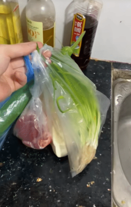 Chi tiêu tiết kiệm 200.000 đồng cho cả tuần ở Hà Nội: Bữa cơm gia đình đầy ý nghĩa - Ảnh 8.