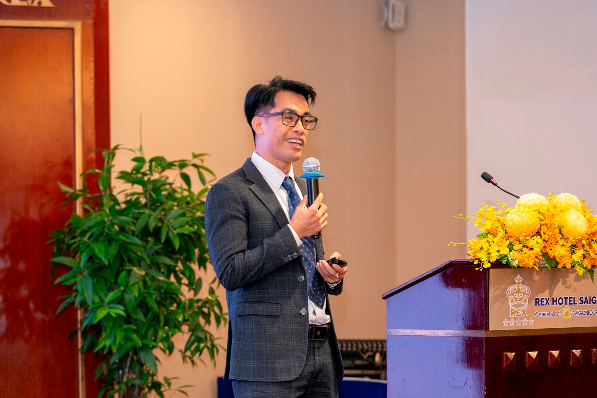 Chuyên gia: Cơ quan thuế không bắt mở tài khoản hộ kinh doanh nhưng thông tư của ngân hàng nhà nước vẫn yêu cầu- Ảnh 2.