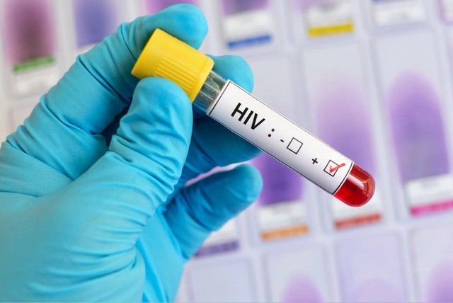 Vụ hàng trăm trẻ em nhiễm HIV và nghi vấn gây sốc trong bệnh viện công ở Pakistan: Thứ này có bị dùng lại?- Ảnh 1.