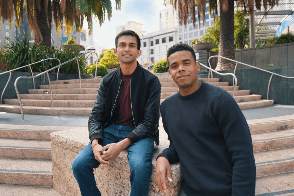 Apple chặn ứng dụng lập trình AI, startup bị xóa khỏi App Store đến hai lần- Ảnh 1.