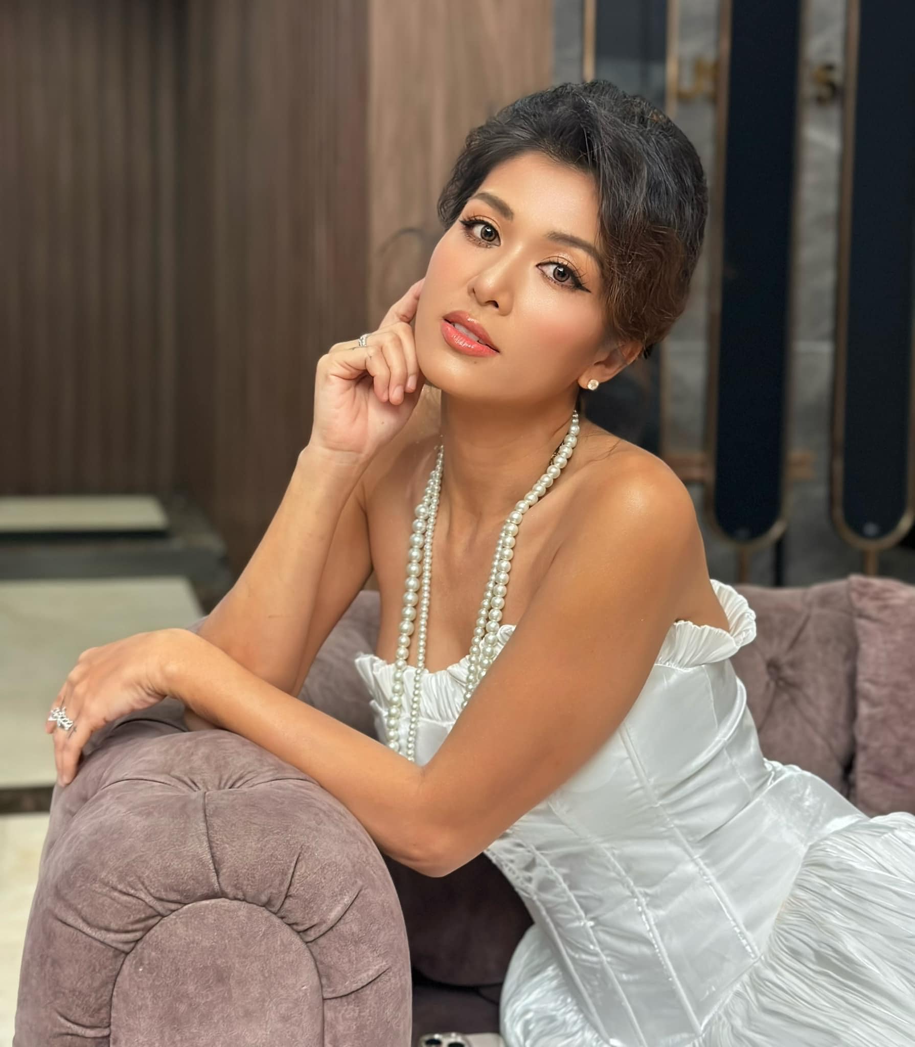 Tình trạng của hoa hậu đông con nhất Việt Nam báo nợ 10 tỷ, muốn sang Campuchia mở quán phở - Ảnh 1.