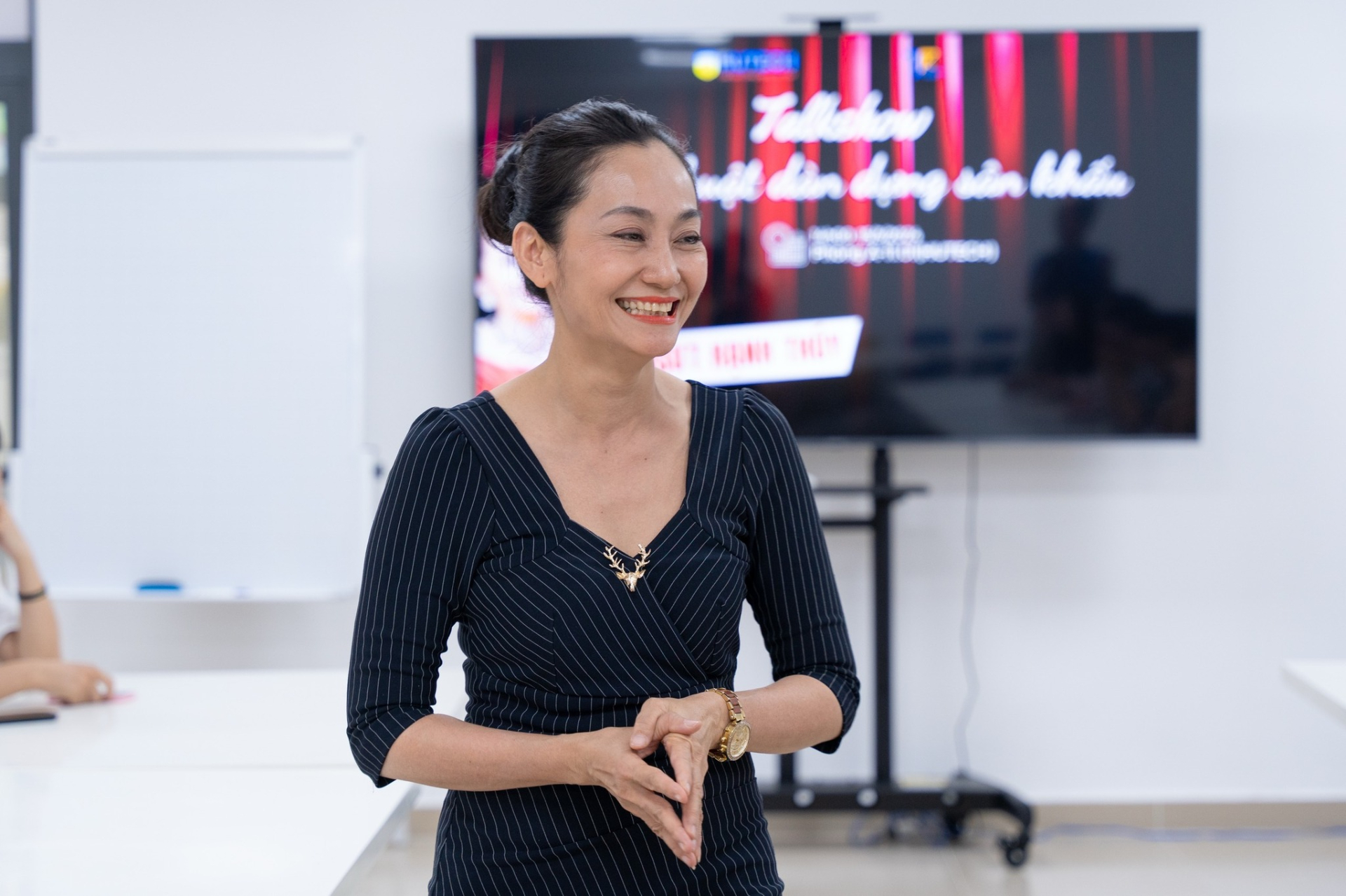 Nữ diễn viên Việt đến dự tiệc nhà đại gia chỉ uống nước suối, không làm nghề nào khác vẫn mua 3 miếng đất ở TP.HCM- Ảnh 6.