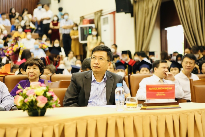 Giáo sư Phùng Hồ Hải: Từ Olympic Toán quốc tế đến giải Humboldt danh giá- Ảnh 2.