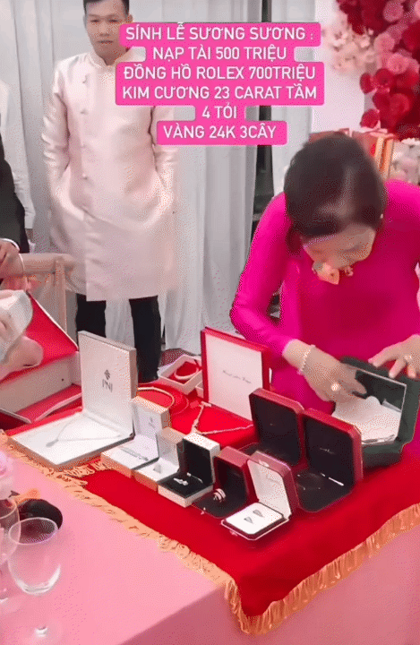 Gia đình hào môn chuẩn bị sính lễ cho dâu mới thế nào: Không chỉ là quà xà xỉ, có thứ đơn giản đến không ngờ- Ảnh 3.