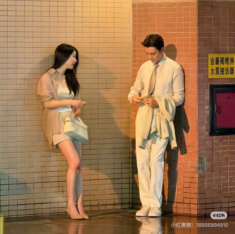 "Bad girl" khiến 1,4 tỷ dân Trung chao đảo, mặc gì cũng khiến phái nữ muốn copy- Ảnh 1.