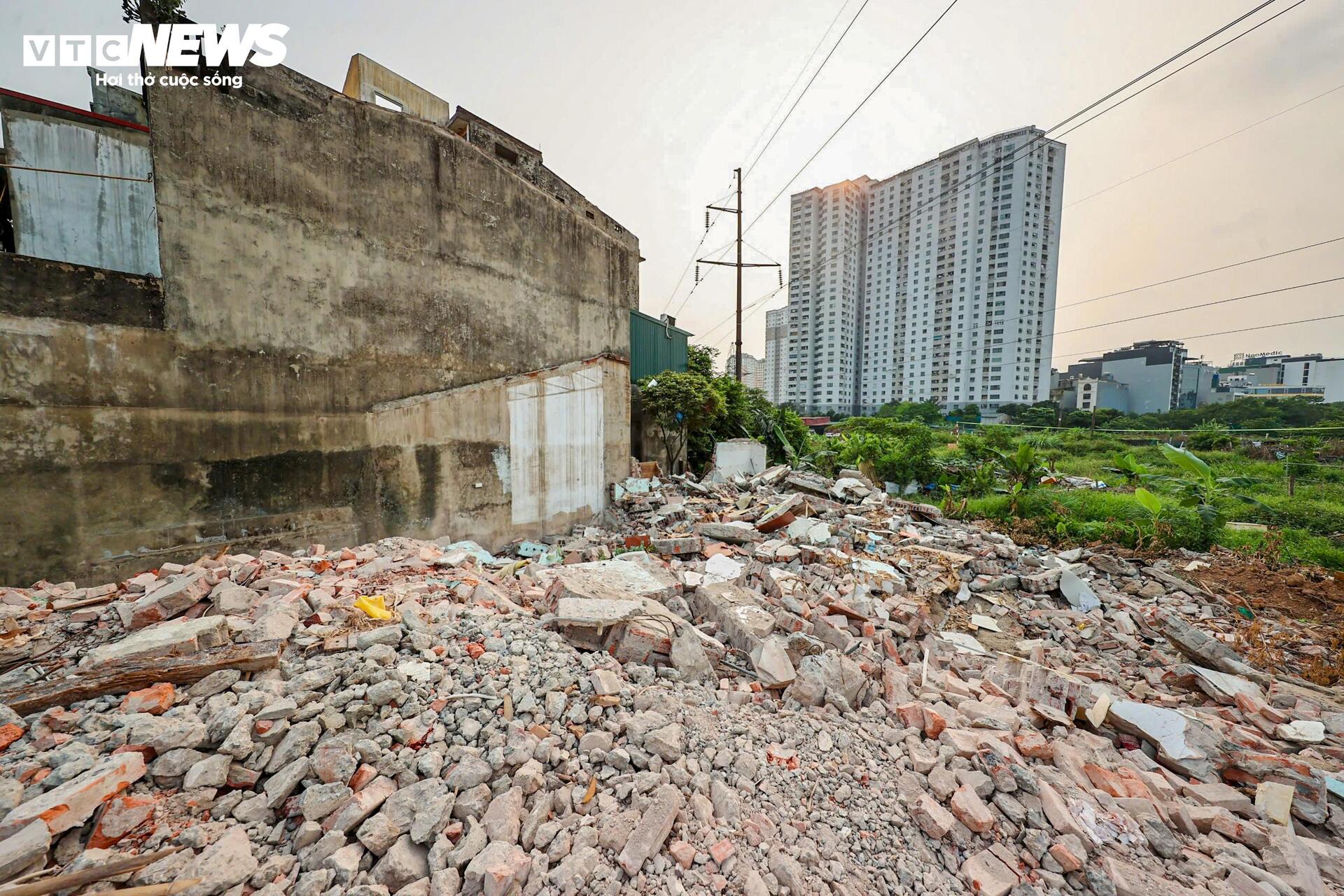 Người Hà Nội tháo dỡ nhà, giao mặt bằng thi công nút giao Phạm Tu - Xa La- Ảnh 4.