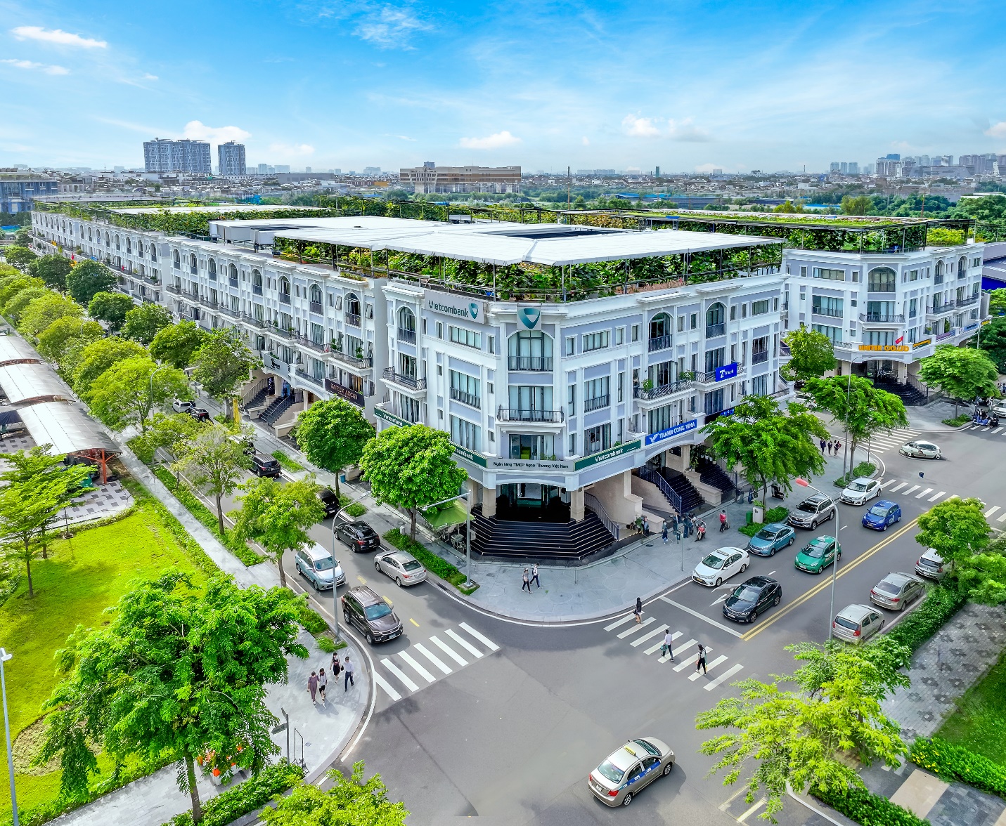 Sống như nghỉ dưỡng mỗi ngày tại Van Phuc City - Ảnh 1.