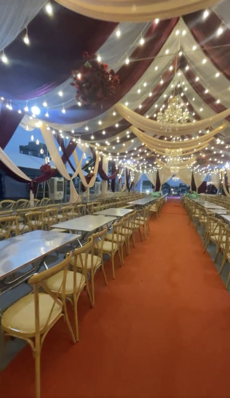 Nhà Văn Toàn dựng rạp cưới linh đình gây chú ý, cô dâu là "em gái hot nhất làng bóng đá"- Ảnh 6.