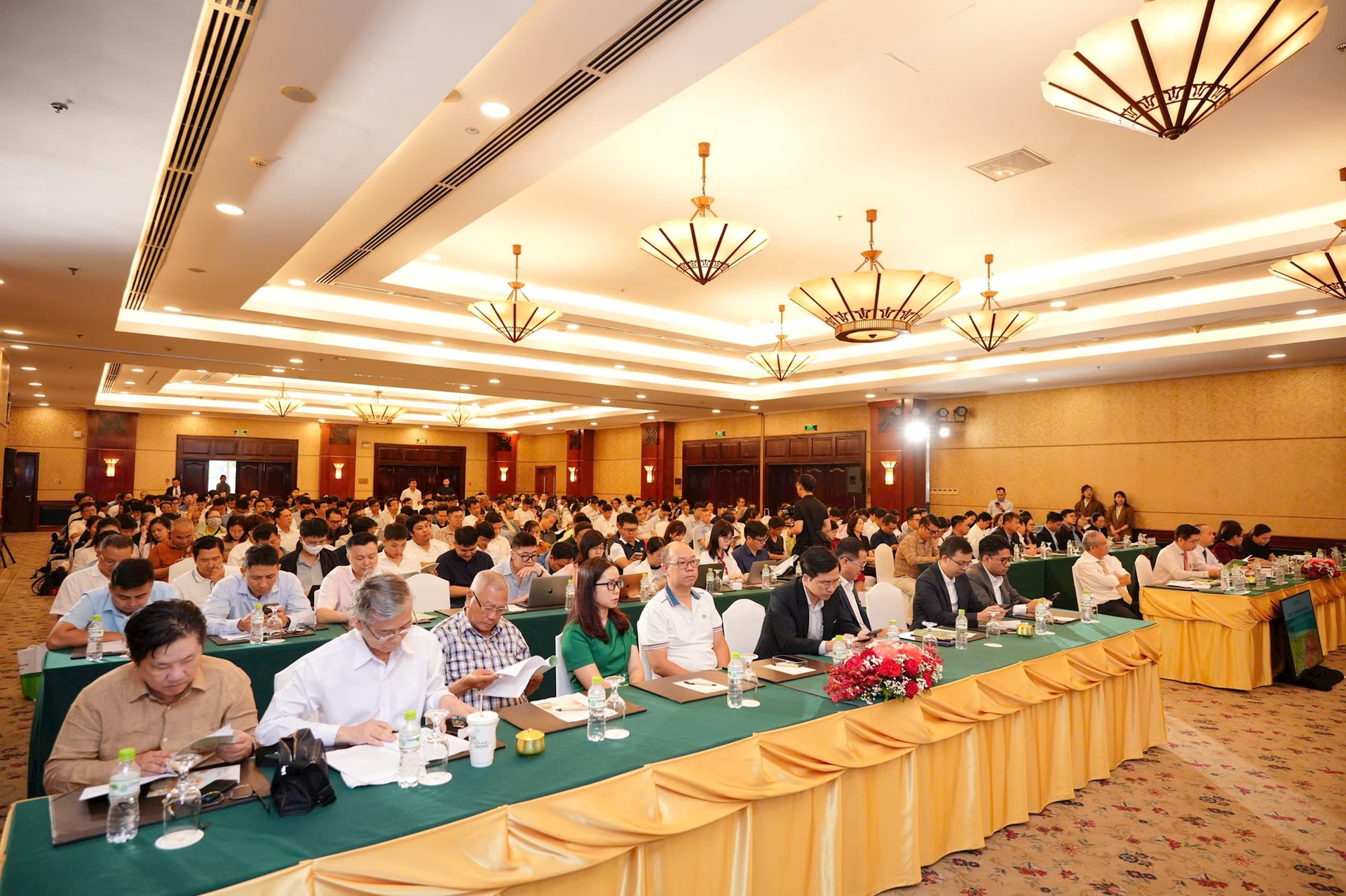 Sắp IPO công ty con, Bầu Đức tự tin: "Ai gan cam kết như HAGL, cổ tức tiền mặt 50% trong 3 năm"- Ảnh 2.